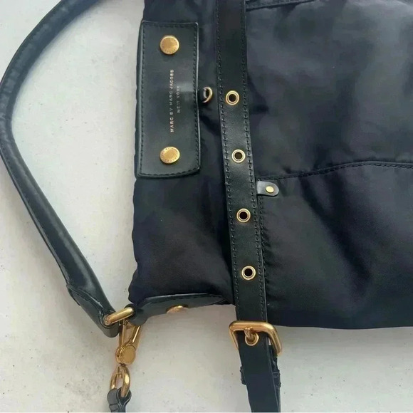 Marc By Marc Jacobs  Preppy Black Nylon Hobo Crossbody Handbag Gold Hardware‎ - Picture 11 of 16